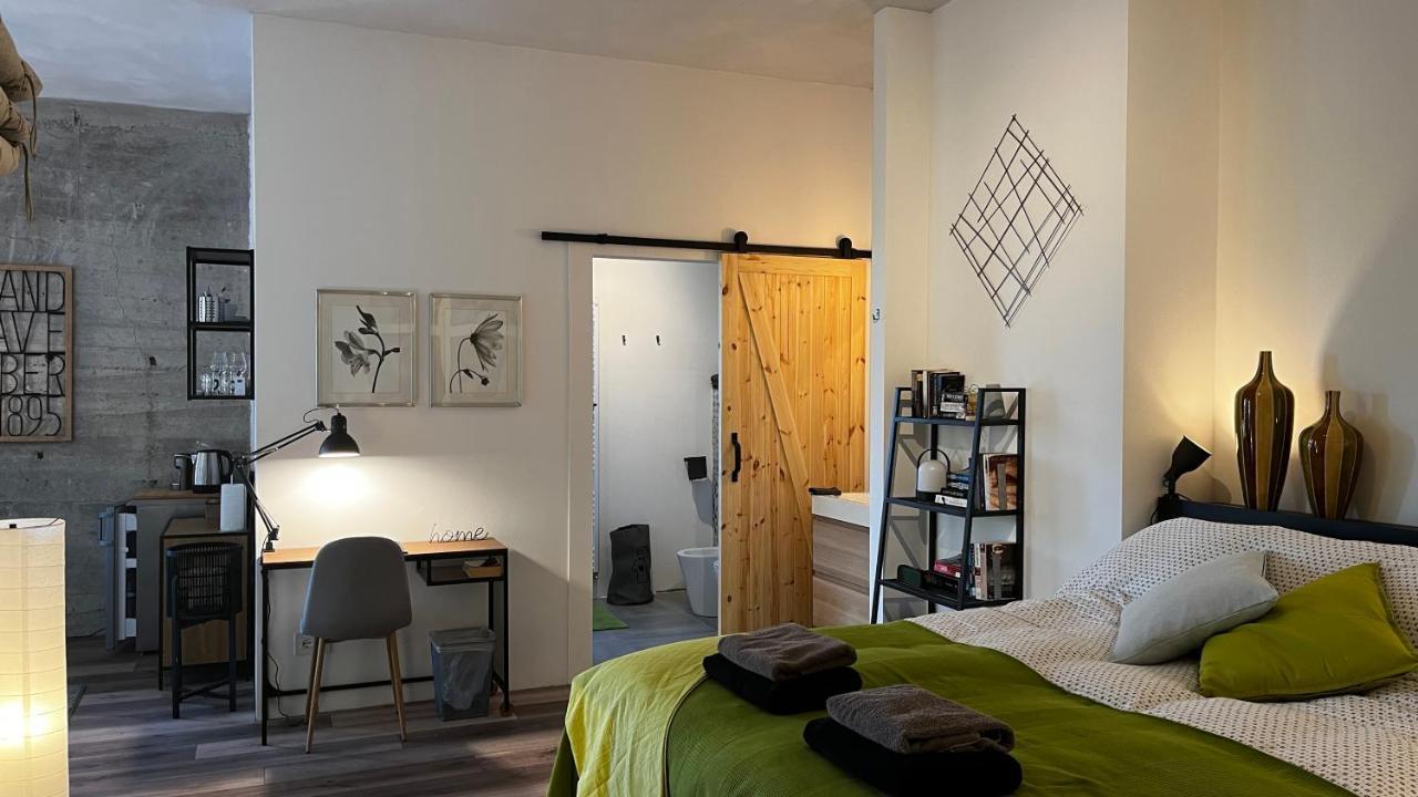 Montegrosso dʼAsti Cascina Giantino Suite Cantina - G A Y - M E N - O N L Y (Adults Only) المظهر الخارجي الصورة
