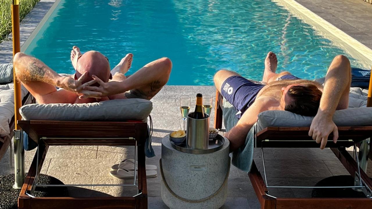 Montegrosso dʼAsti Cascina Giantino Suite Cantina - G A Y - M E N - O N L Y (Adults Only) المظهر الخارجي الصورة